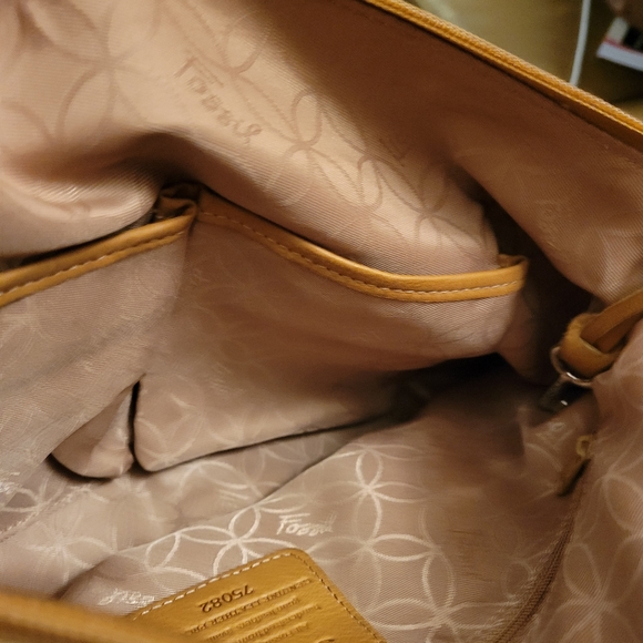 Fossil Leather Crossbody - Picture 5 of 6